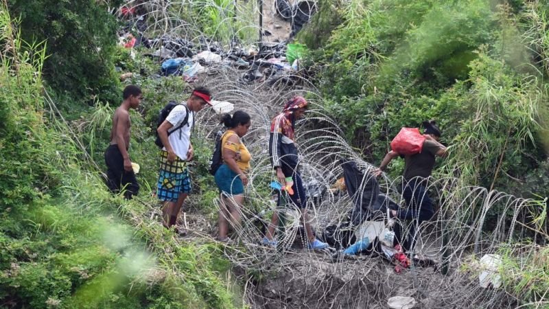 Aumento de migrantes en albergue de frontera mexicana tras nueva medida ejecutiva de Biden