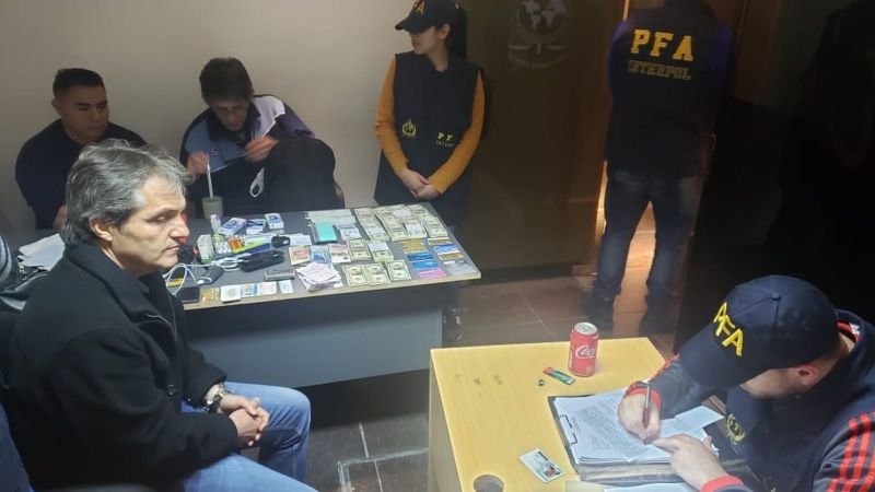 Capturan en Panamá a Carlos Ahumada, empresario argentino-mexicano implicado en un fraude en México.