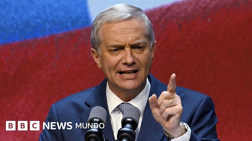 Chile experimenta su mayor cambio hacia la derecha desde el regreso a la democracia con la decisiva victoria de Kast sobre la comunista Jara.