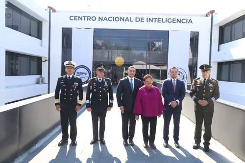 El CNI, fundamental para la estrategia de seguridad, afirma García Harfuch.