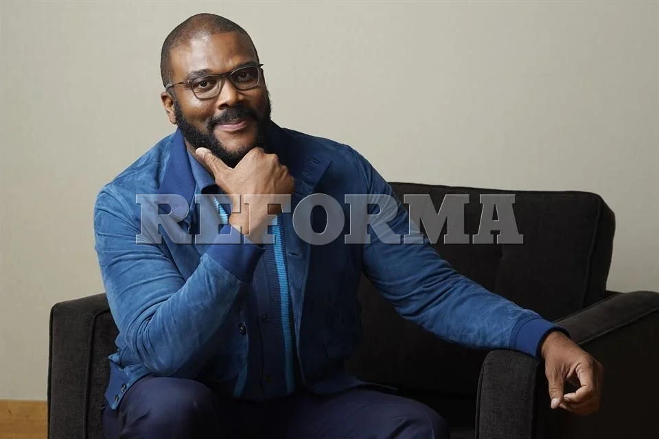 El denunciante de Perry continuó en contacto años tras la agresión.