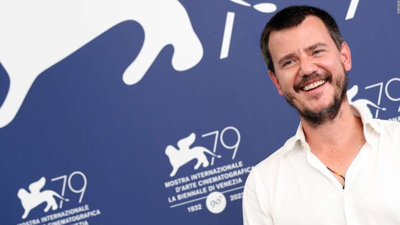 El director mexicano Carlos Eichelmann Kaiser revela los secretos de su nueva película "Zapatos rojos"