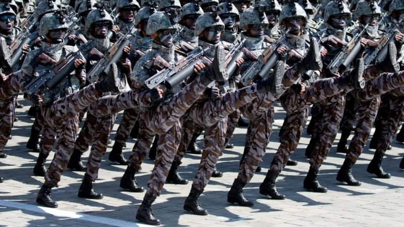 Fuentes indican que militares de Corea del Norte llegan a Rusia a cambio de sistemas de defensa aérea para Pyongyang.