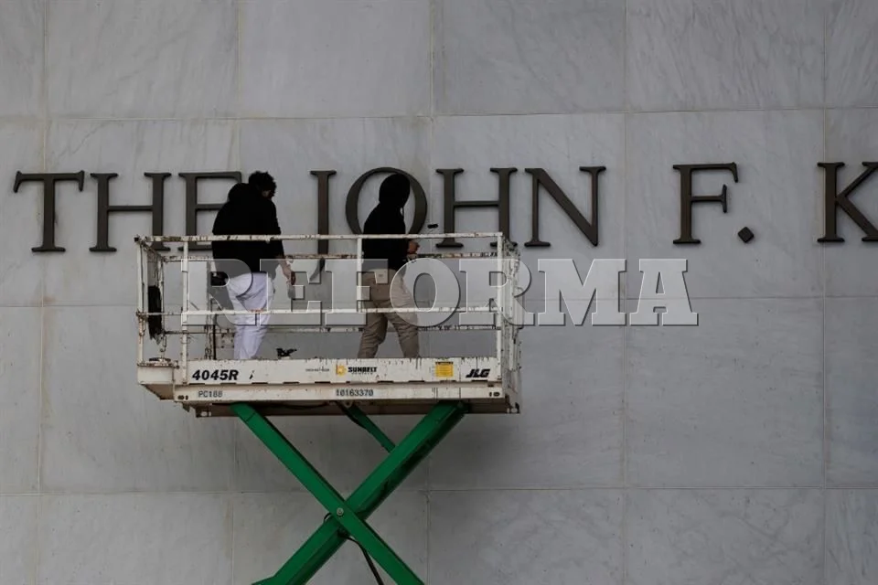 Músico suspende concierto en el Kennedy Center debido a Trump