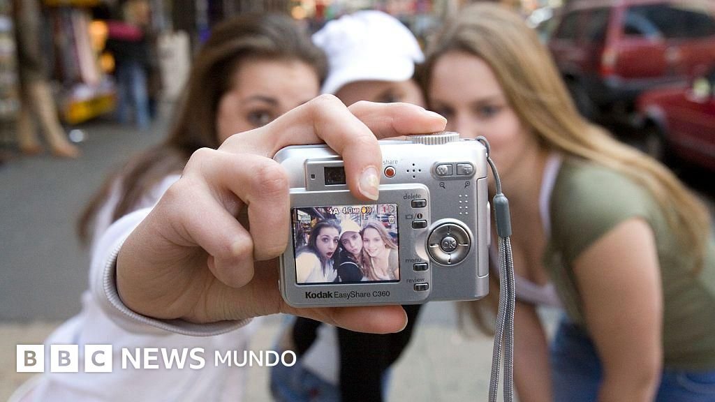 Razones por las cuales tus fotos de principios de los 2000 podrían haberse perdido irremediablemente (y algunos consejos para mantener seguras las que posees actualmente)