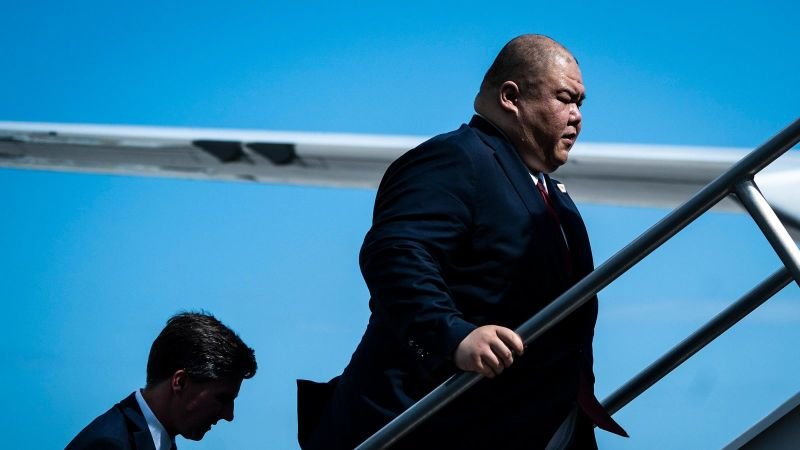 Trump designa a Steven Cheung, portavoz de su campaña, como nuevo director de comunicaciones de la Casa Blanca.