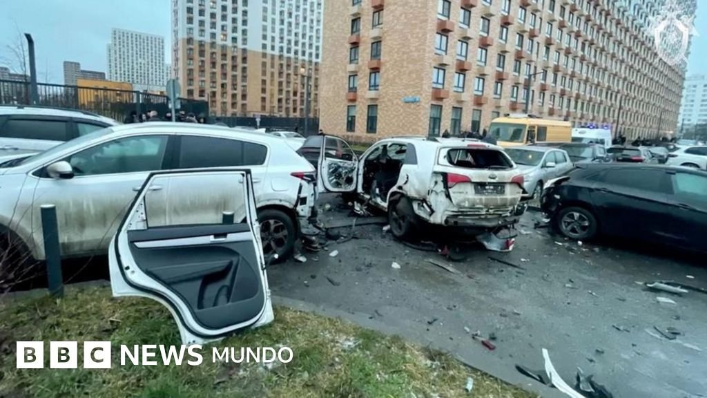 Un general ruso fallece tras un atentado con coche bomba en Moscú, informan las autoridades locales
