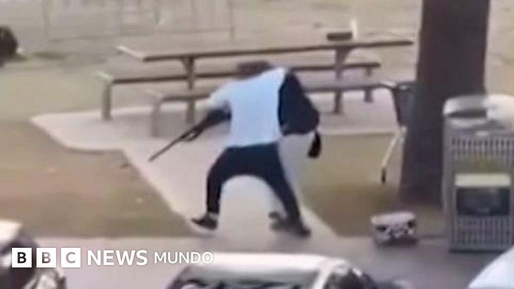 ¿Quién es el "héroe" que detuvo a uno de los agresores en el tiroteo de Bondi Beach, Australia?
