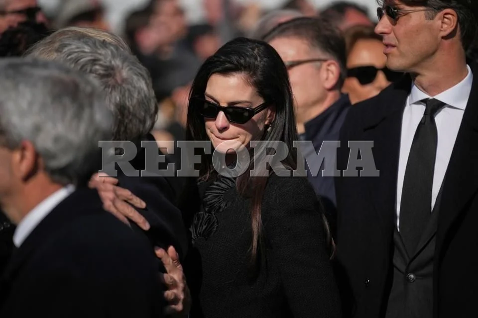 Las celebridades rinden tributo a Valentino en su despedida final