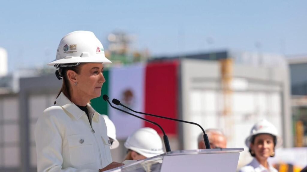 México vuelve a impulsar su producción con ocho refinerías, asegura Sheinbaum