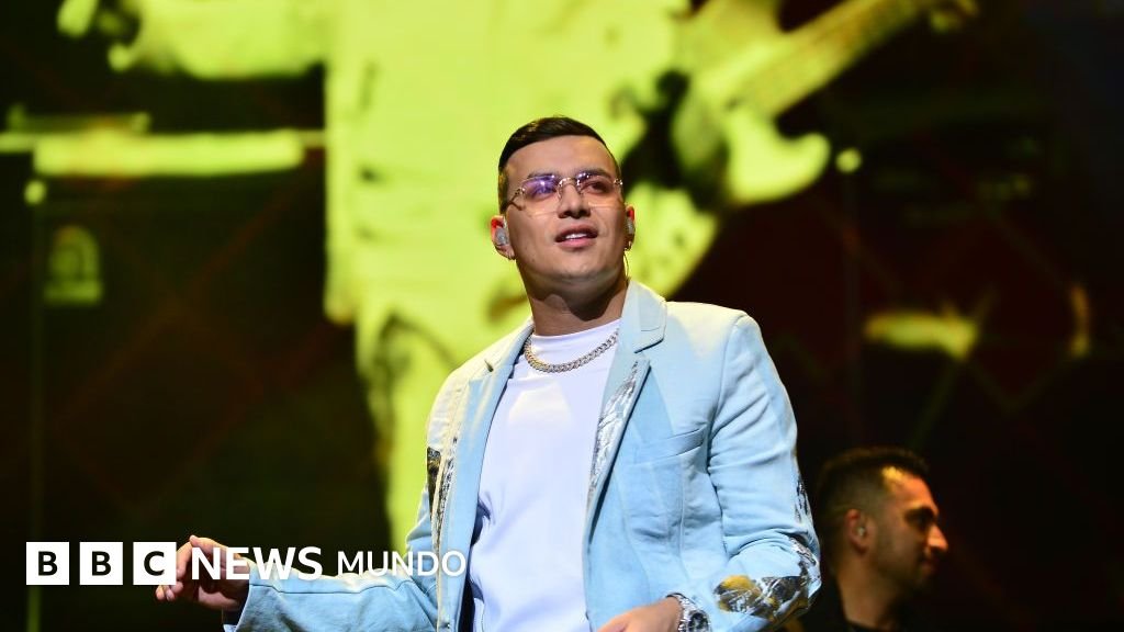 Músico colombiano Yeison Jímenez fallece en un accidente aéreo junto a su grupo.