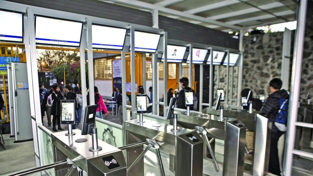 CCH Oriente implementará torniquetes para el acceso.