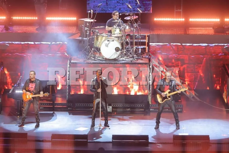 Elefante celebra 30 años de carrera con invitados especiales