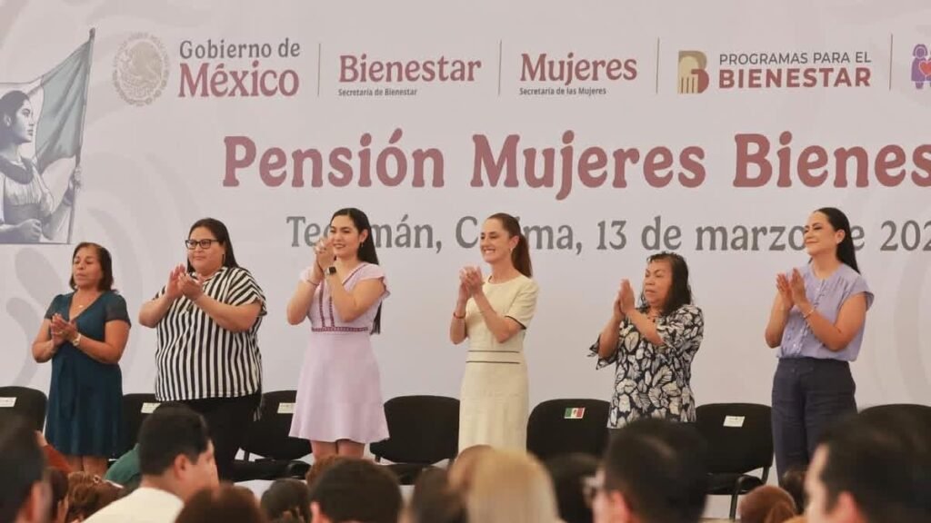 Ariadna Montiel distributes Women’s Wellbeing pension cards in Colima.