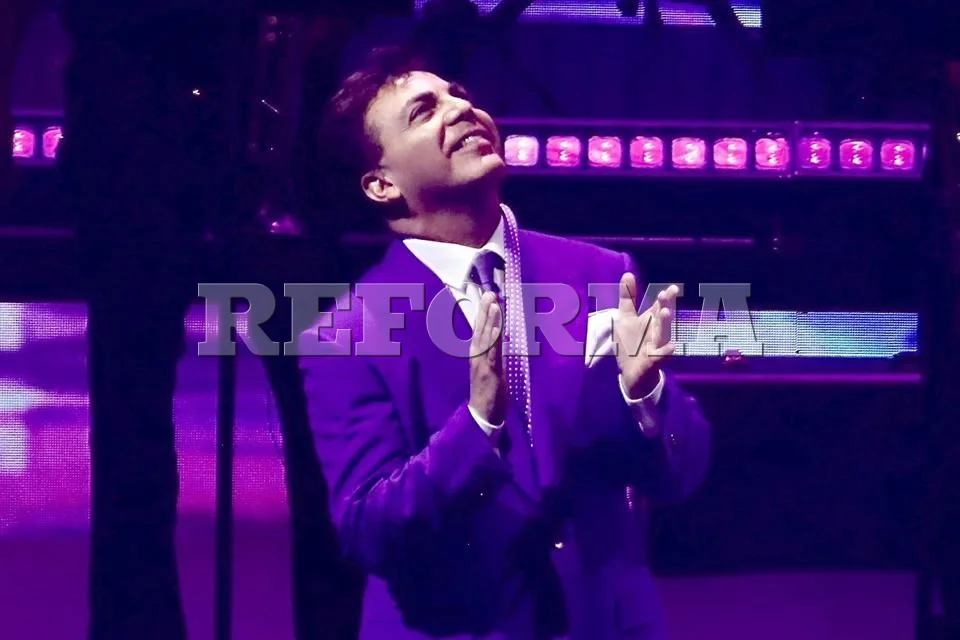 Cristian Castro conquista a 10 mil fans 'sin esfuerzo'