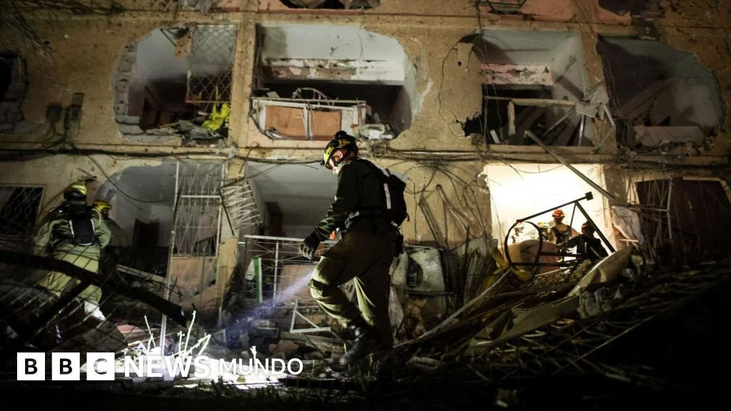 Irán afirma que la planta nuclear de Natanz fue agredida por fuerzas estadounidenses e israelíes.