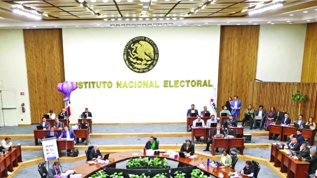 Proponen autorizar a consejeros del INE a tener doble nacionalidad; TEPJF examina la iniciativa.