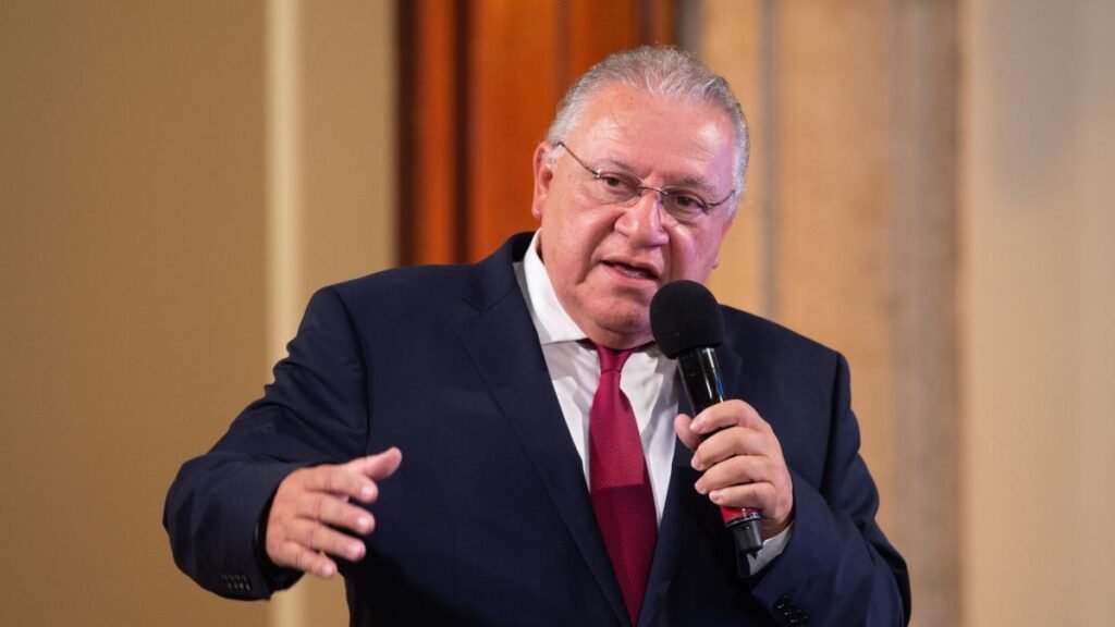 Rafael Marín Mollinedo acknowledges his desire to run for the governorship of QRoo; "Anyone who breathes aspires."