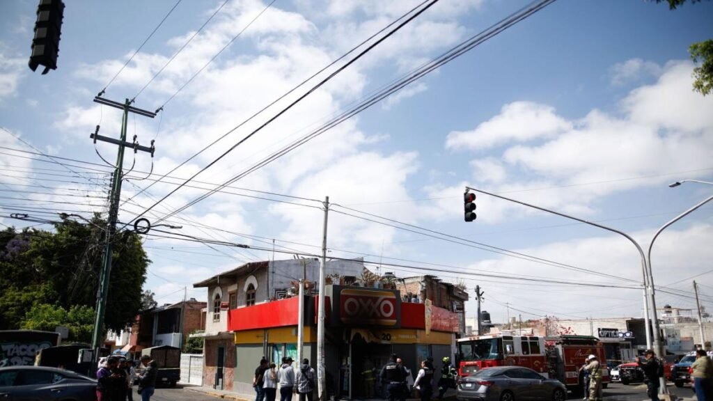 Seis detenidos tras incendiar vehículos y negocios en Querétaro