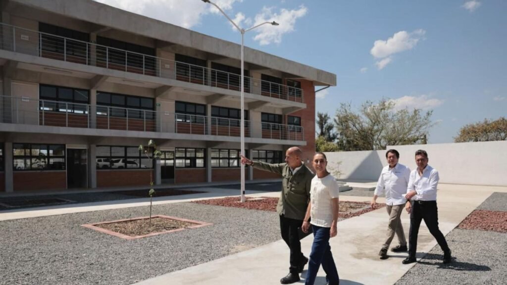 Sheinbaum opens a new campus for the National Baccalaureate in El Salto