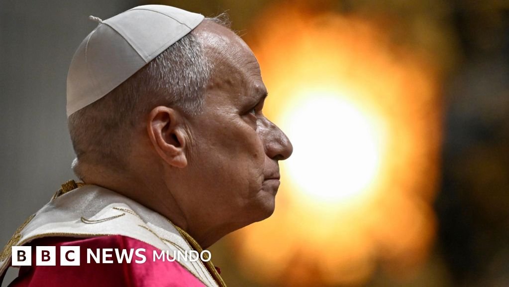 Trump arremete contra el papa León XIV por sus críticas a la guerra en Irán, quien asegura que "no le teme"