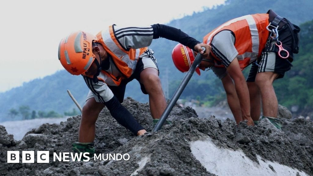 La lucha por rescatar a más de 900 trabajadores hidroeléctricos atrapados en túneles tras la avalancha en Nepal y el Tíbet