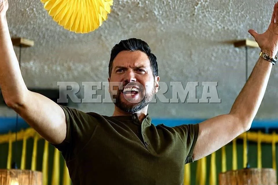 Mauricio festeja su debut en el cine con Brotherhood