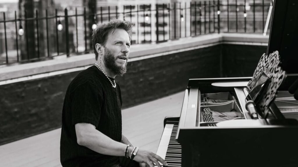 Noel Schajris comparte el secreto del éxito de Sin Bandera y su dedicación a la música.