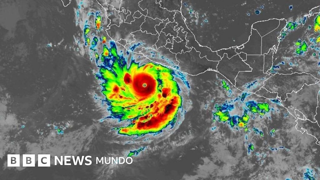 El huracán Polo se convierte en un peligroso categoría 5 en un tiempo sorprendentemente breve, amenazando la costa del Pacífico mexicano.