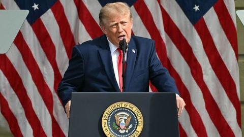 Trump reflexiona sobre los 25 años de los ataques del 11-S: 'Luchamos porque no hay otra opción'